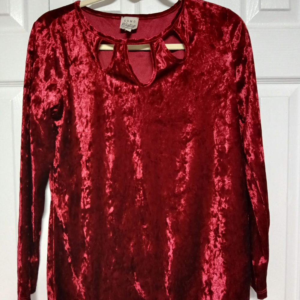 Como Vintage Red Crushed Velvet Long Sleeve Top with Keyhole